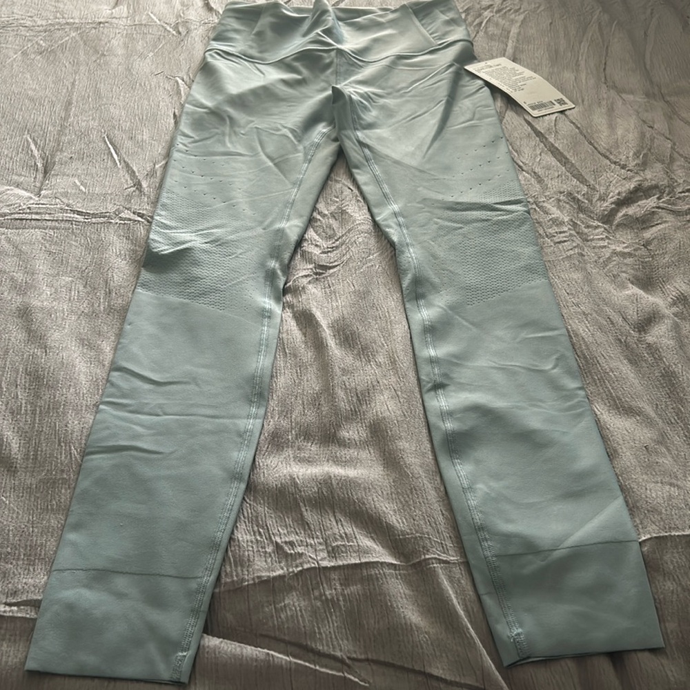 Lululemon Zoned In high rise Tight *27"
